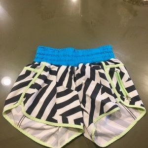 Lululemon Seawheeze 2014 Tracker Short Size 4